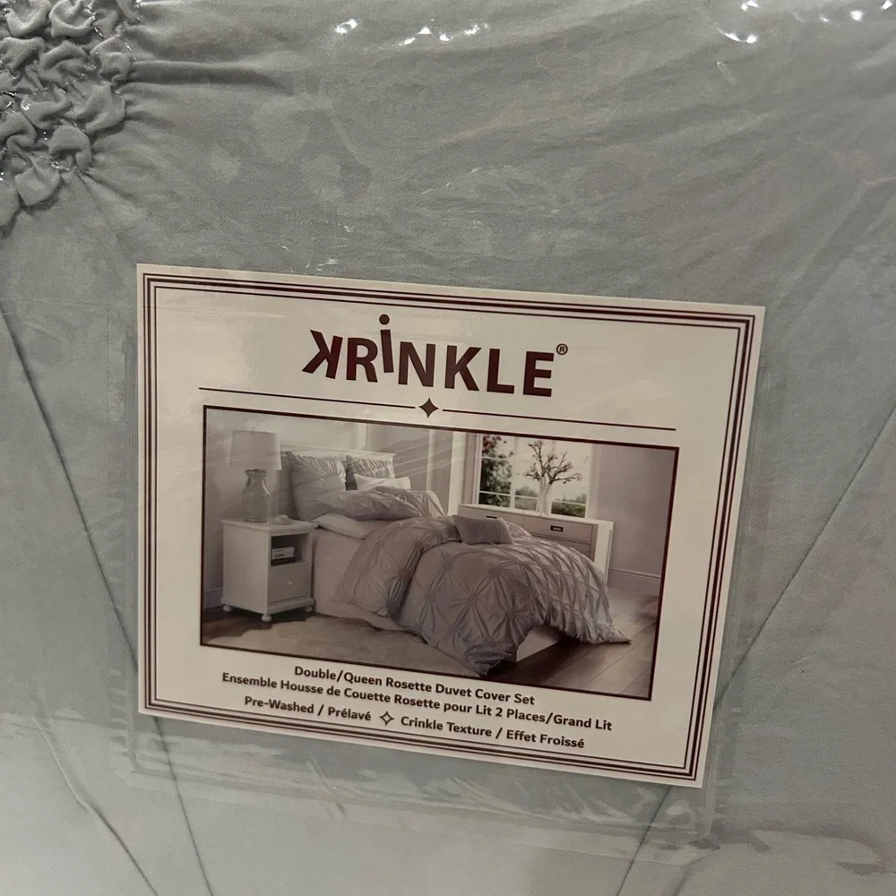 NWT Gray Rosette Duvet Cover Set